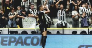 Atlético-MG e Bahia empatam em 1 a 1 no retorno ao Brasileirão