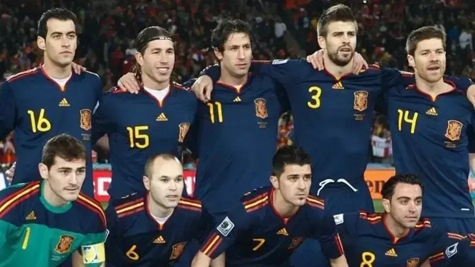Após pedir ajuda a Trump, campeão do mundo com a Espanha entra nos EUA Após pedir ajuda a Trump, campeão do mundo com a Espanha entra nos EUA
