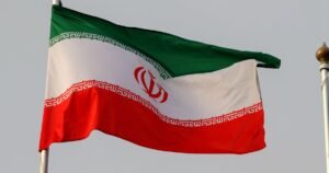 Bombeiro morre durante ataques dos EUA ao Irã, diz mídia estatal iraniana