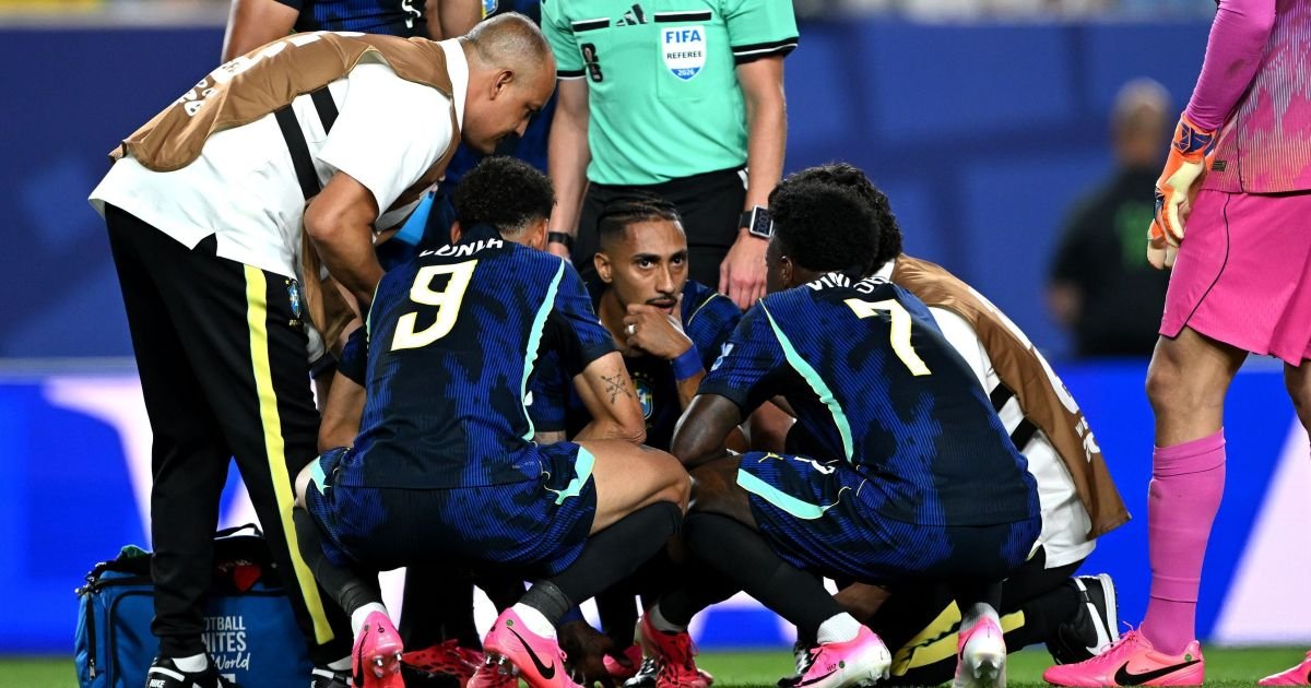 Raphinha não joga contra a Noruega e segue em recuperação, dizem fontes Raphinha não joga contra a Noruega e segue em recuperação, dizem fontes