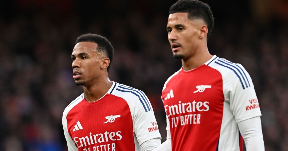 Por lesão nas costas, zagueiro desfalca Arsenal por longo período Por lesão nas costas, zagueiro desfalca Arsenal por longo período