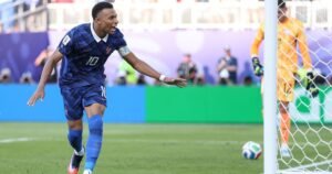 Mbappé marca, França supera retranca do Paraguai e vai às quartas da Copa